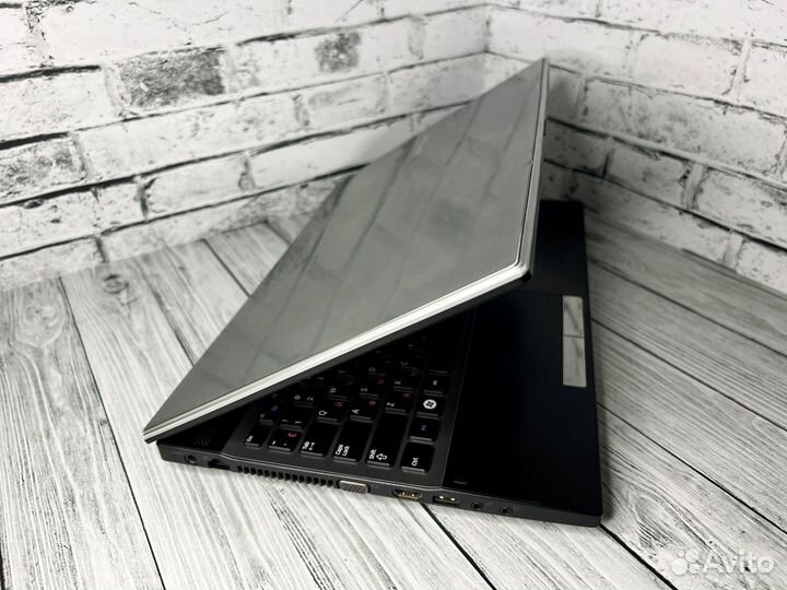 Игровой ноутбук Samsung i7/SSD/10RAM