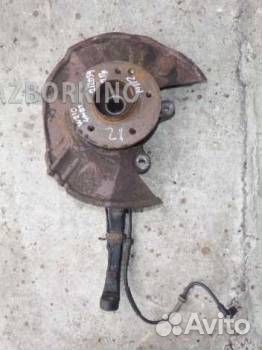 Кулак передний правый