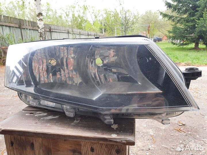 Фара правая на skoda octavia a7