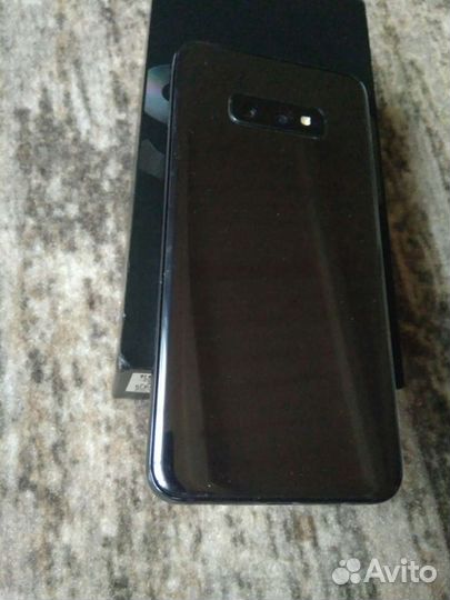 Samsung Galaxy S10e, 6/128 ГБ