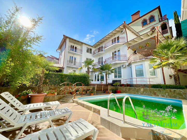 Дом 363 м² на участке 4,2 сот.