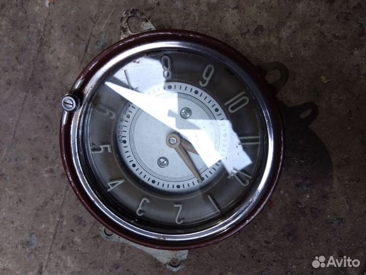 Часы в машину победа