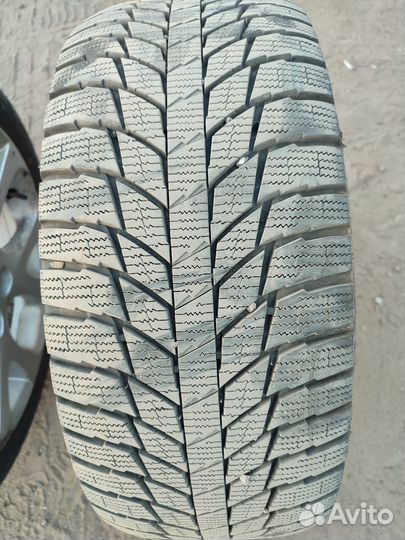 Triangle PL01 235/40 R18