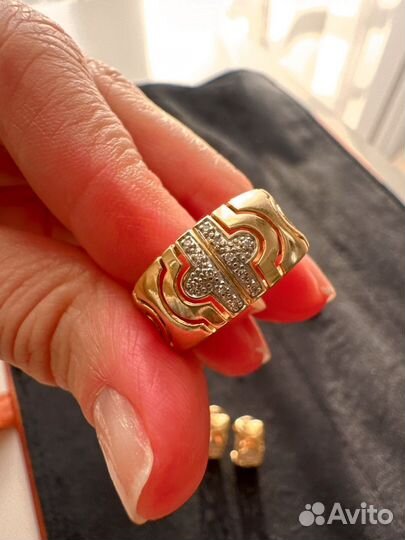 Золотое кольцо с бриллиантом и серьги набор