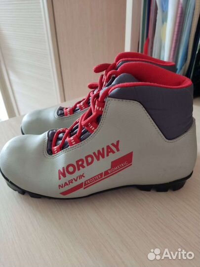 Лыжные ботинки