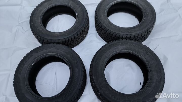 Bridgestone Blizzak DM-V2 285/60 R18 116R