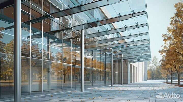 Стеклянный навес над входной дверью