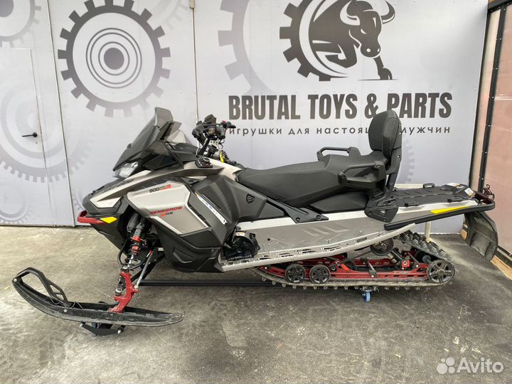 Ski-Doo Renegade XRS 900ACE TurboR VIP