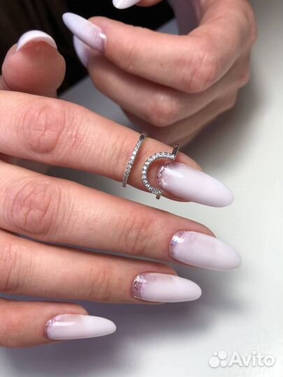 Модель на наращивание ногтей