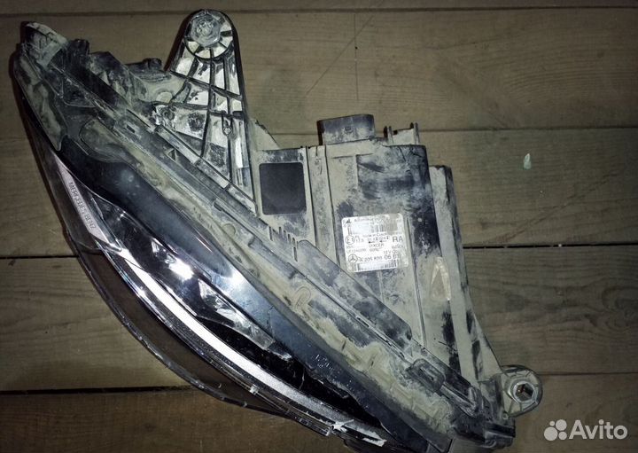 Фара мерседес правая С 205