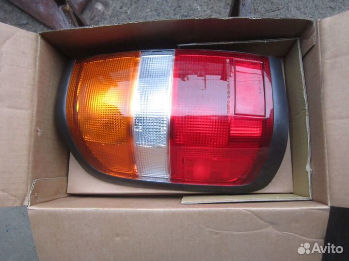 Задний фонарь Nissan Pathfinder