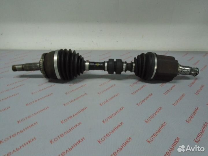 Nissan 39101-AV911 Вал приводной левый