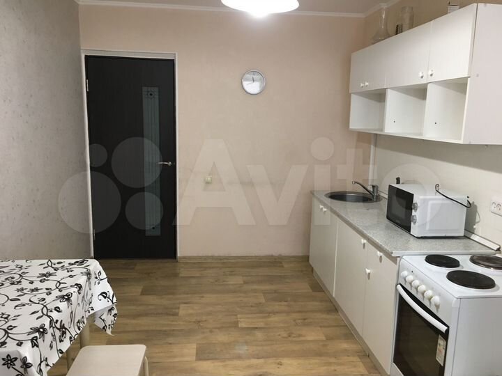 2-к. квартира, 52 м², 8/10 эт.
