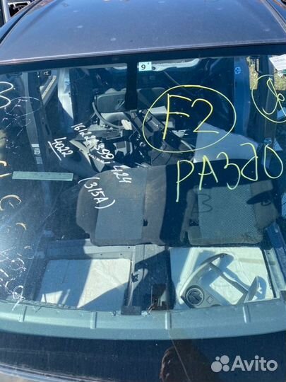 Лобовое стекло Nissan Note E12 HR12DE 2013