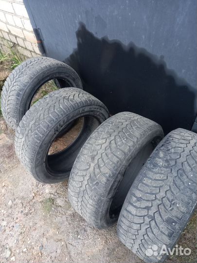 Bridgestone Blizzak Spike-01 205/55 R16
