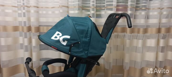 Детский велосипед-коляска трехколесный