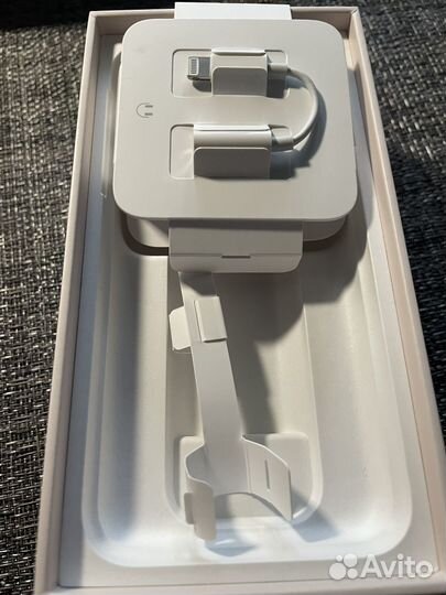iPhone 8, 64 ГБ