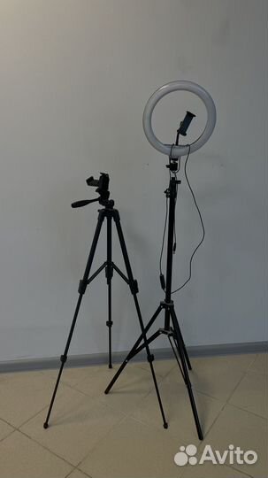 Штатив для телефона с лампой