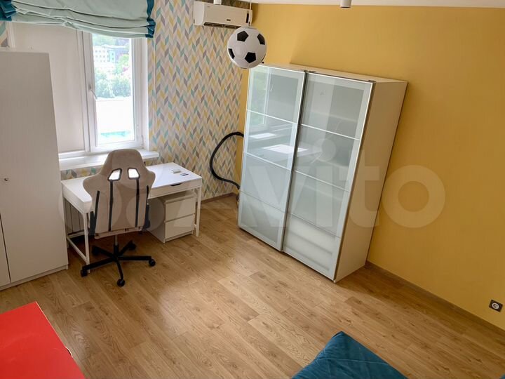 2-к. квартира, 81 м², 10/19 эт.