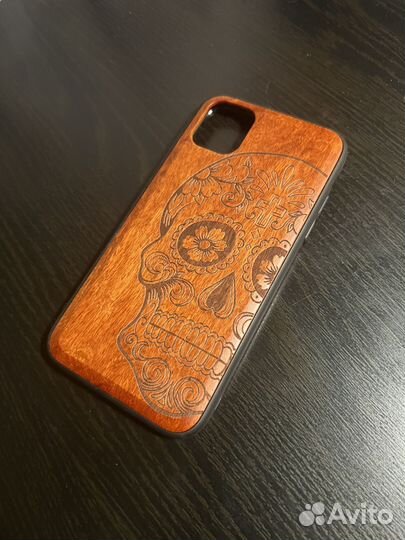 Чехол на iPhone 11