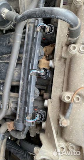 Топливная рампа с форсунками Skoda Fabia 2 BZG