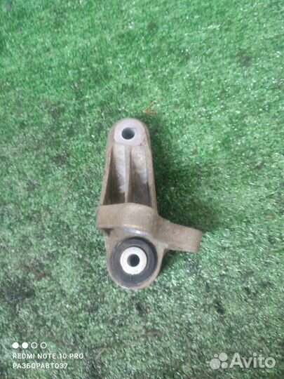 Кронштейн трансмиссии Ford Focus 3 xqda 2012