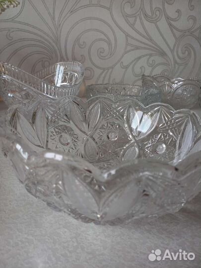 Большая хрустальная ваза