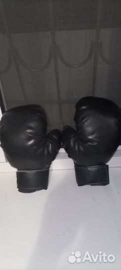 Боксерские перчатки
