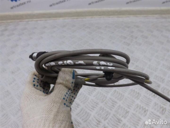 Трос открывания багажника и бензобака Kia Rio 3