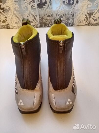 Ботинки лыжные, детские