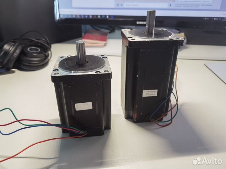 Шаговый двигатель