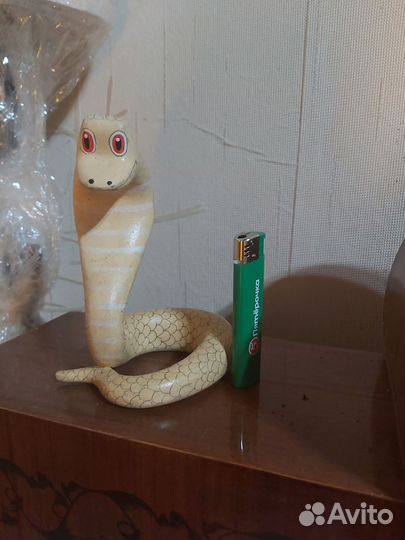 Фигурка змеи