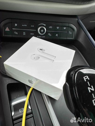 Наушники Apple AirPods with Charging Case White