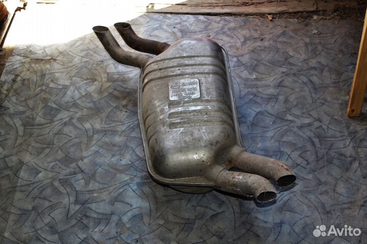 Глушитель мерседес оригинал в хорошем состоянии