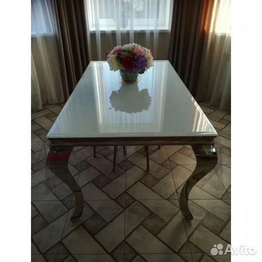 Кухонный стол стеклянный