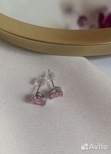 Серьги гвоздики