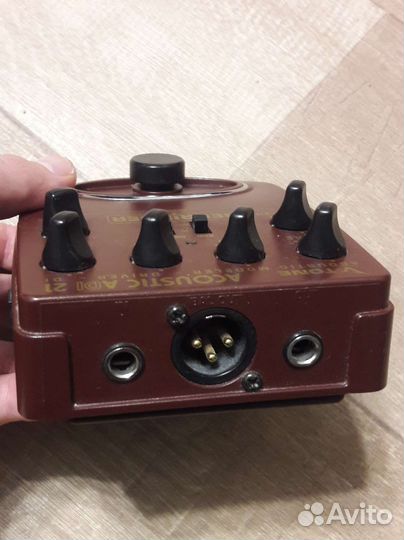 Гитарная педаль эффектов Behringer ADI21