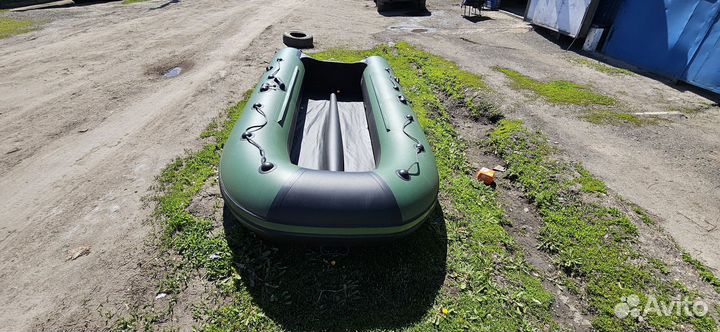 Лодка Ривьера 3200 ск