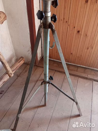 Стойки для акустики