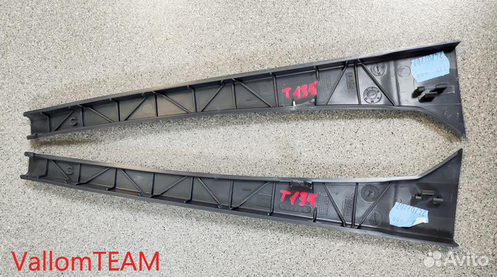 Лот T135 Накладки стойки салона комплект VW Touare