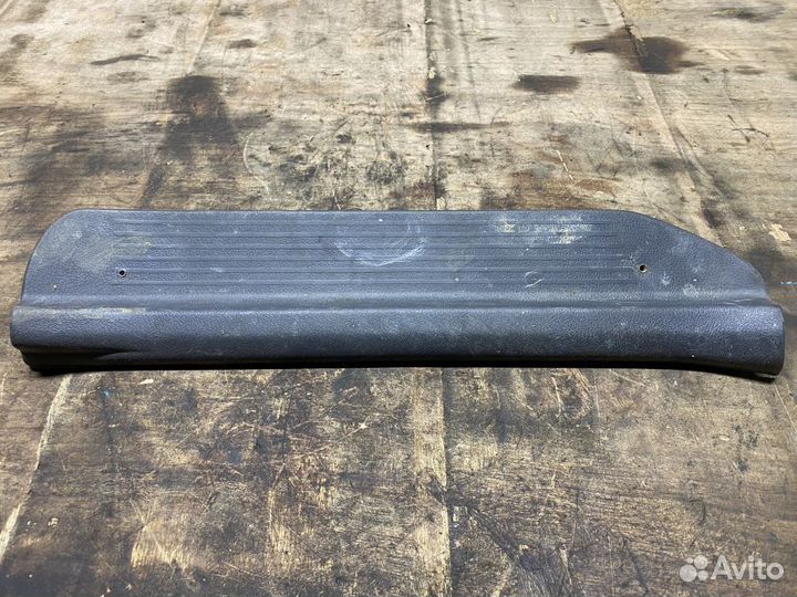 Накладка порога задняя левая Mazda Familia BH