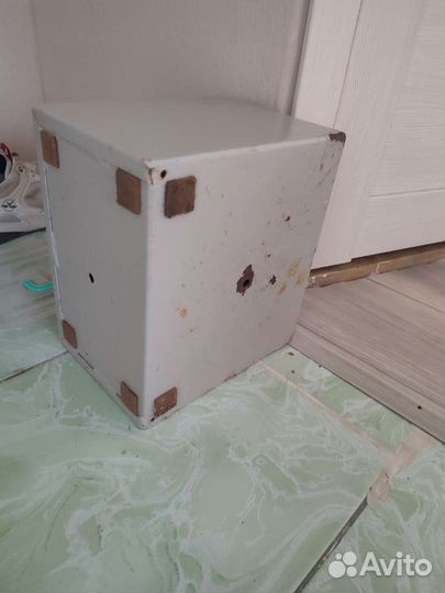 Сейф с почтовым замком