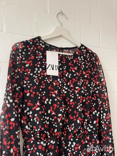 Kleid Schwarz Rot Blumen Weihnachten I Zara