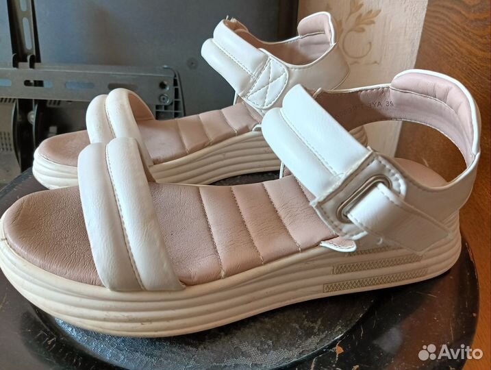 Сандалии женские