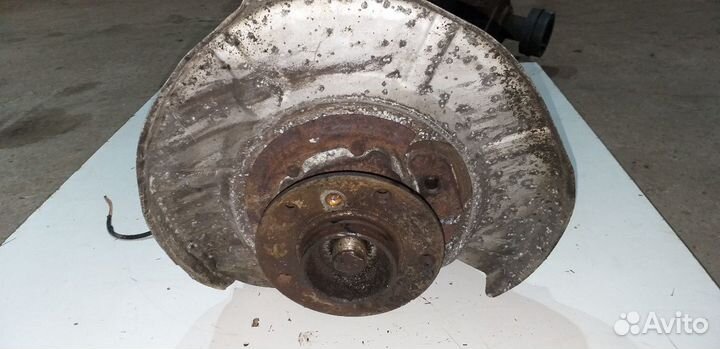 Поворотный кулак задний левый BMW 5 E60