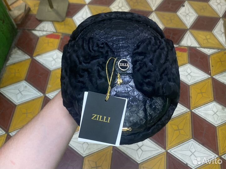 Каракуль с питоном зилли