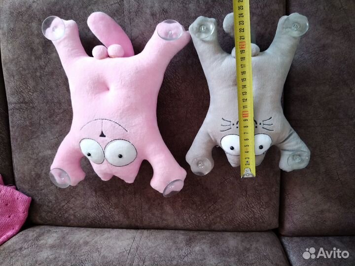 Кот на присосках Саймон