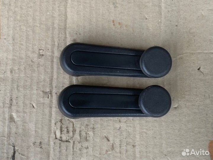 Ручка стеклоподъемника задняя Toyota Avensis 2