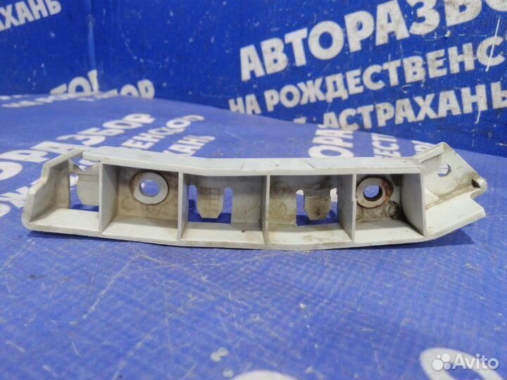 Крепление переднего бампера Ford Focus 3 седан