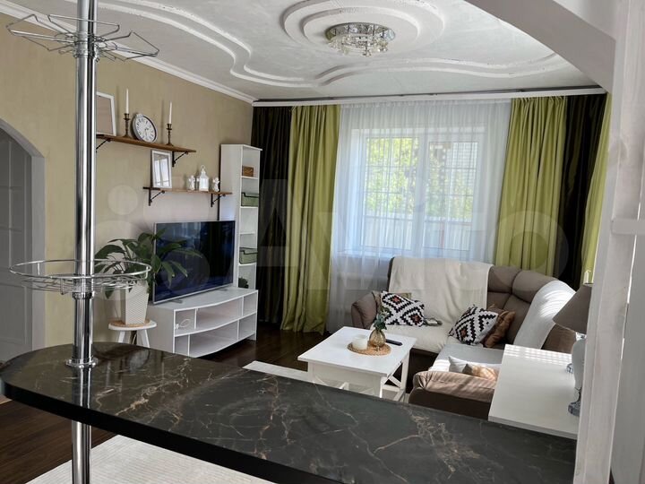 Дом 225,2 м² на участке 11,2 сот.